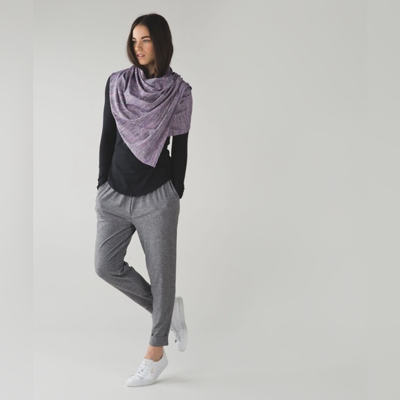 Lululemon Scarf in Lilac Heather Purple - Picture 6 of 9